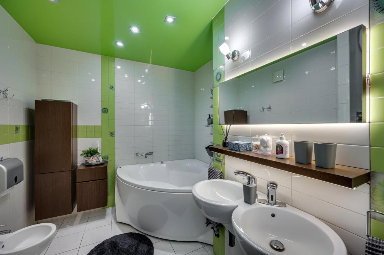 Vip Квартира, Атмосферні Boutique - Apartments Zaporizhia Esterno foto
