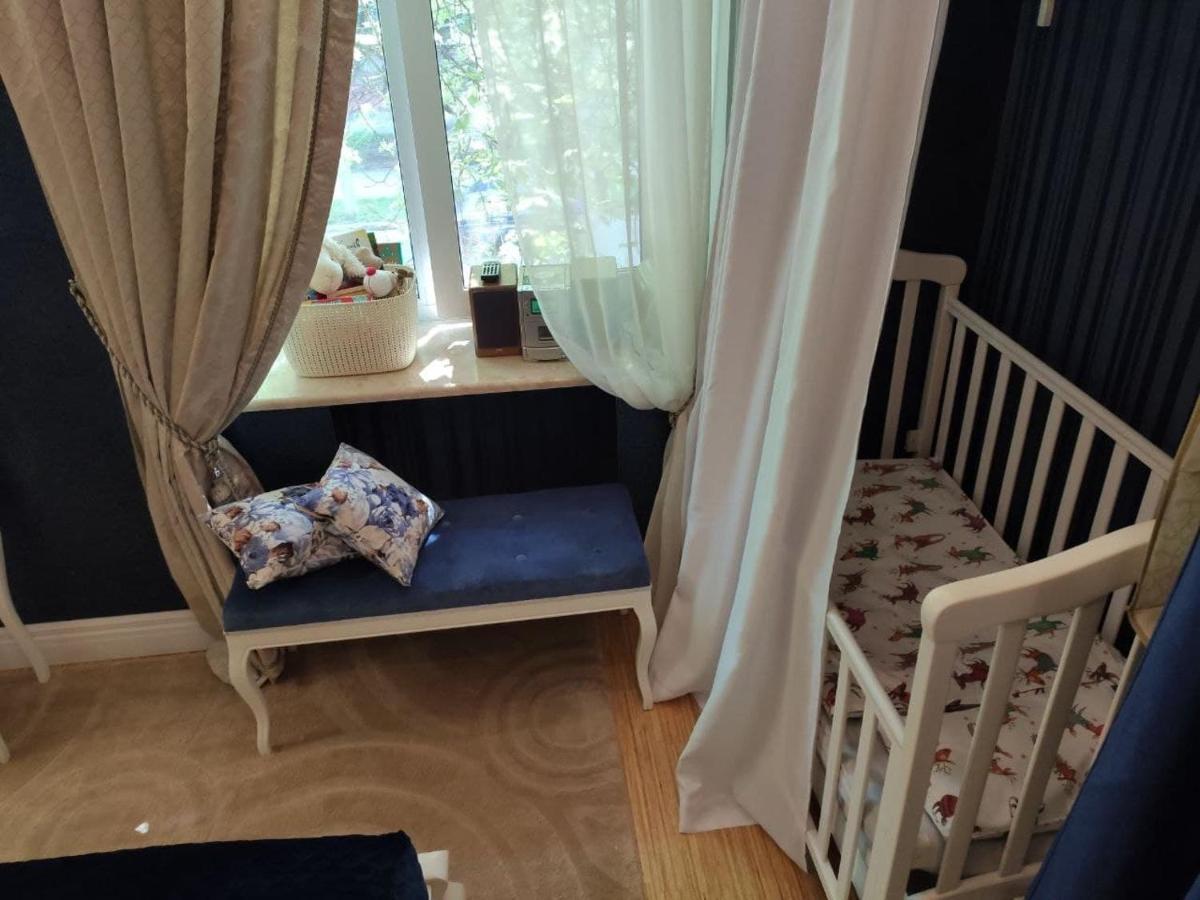 Vip Квартира, Атмосферні Boutique - Apartments Zaporizhia Esterno foto
